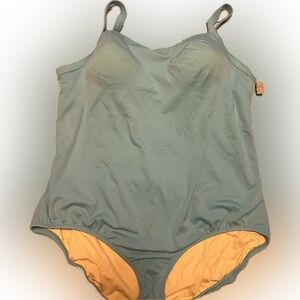 Lands’ End swimsuit size 18 nwt